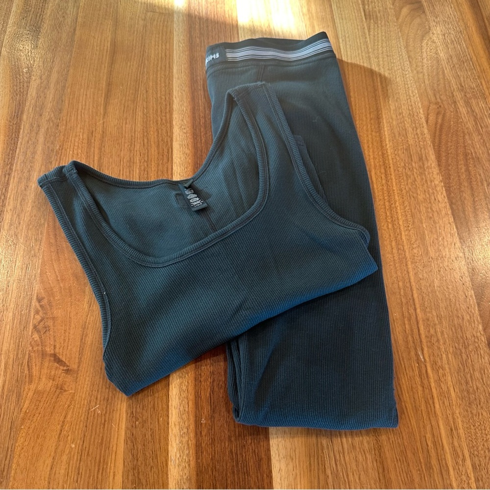 NWOT SKIMS Logo Legging and Tank